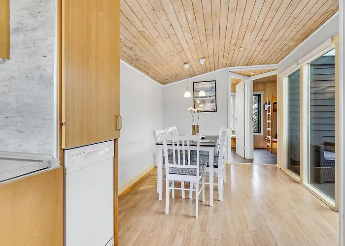 Lovely In With Kitchen *